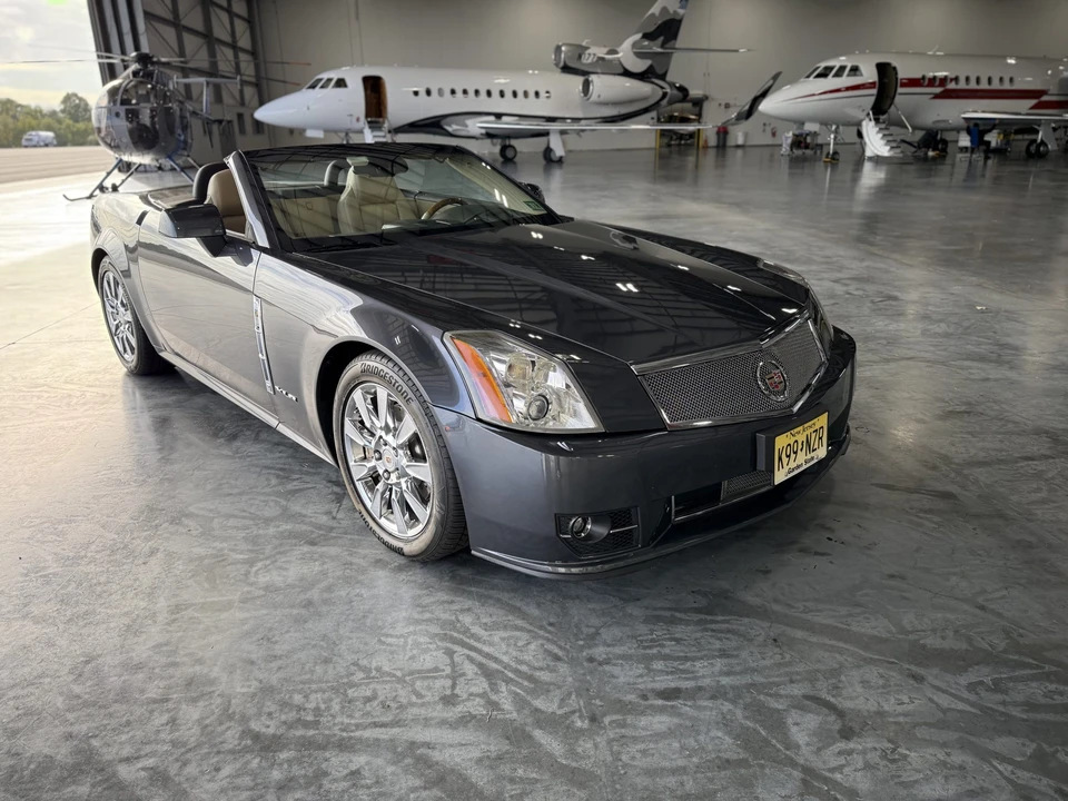 2009 Cadillac XLR - Image 9 of 31