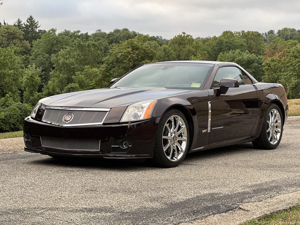 2009 Cadillac XLR-V - Image 7 of 31