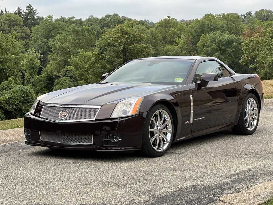 2009 Cadillac XLR-V - Image 8 of 31