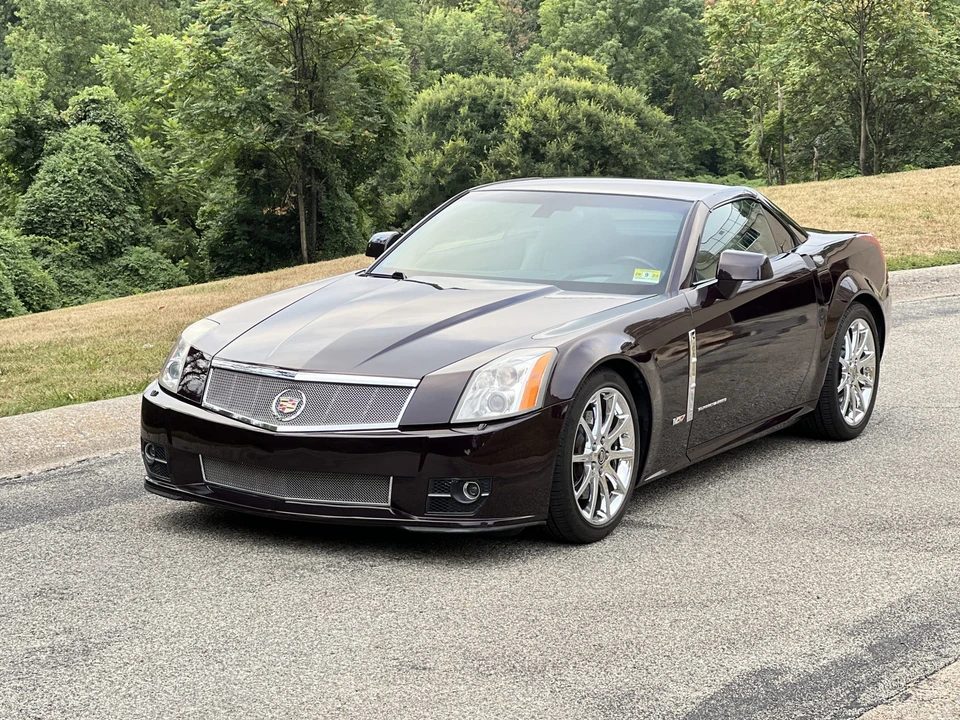 2009 Cadillac XLR-V - Image 5 of 31