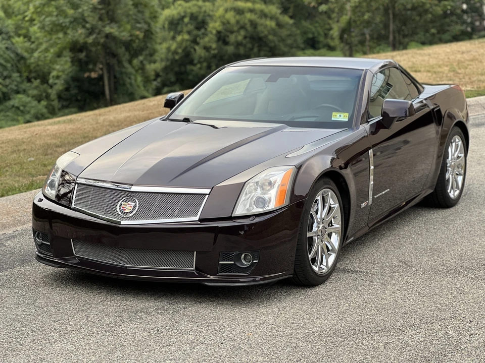 2009 Cadillac XLR-V - Image 4 of 31