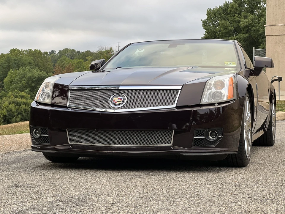 2009 Cadillac XLR-V - Image 3 of 31