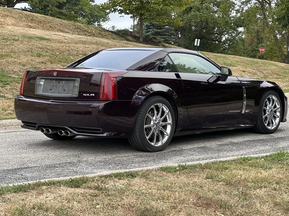 2009 Cadillac XLR-V - Image 30 of 31