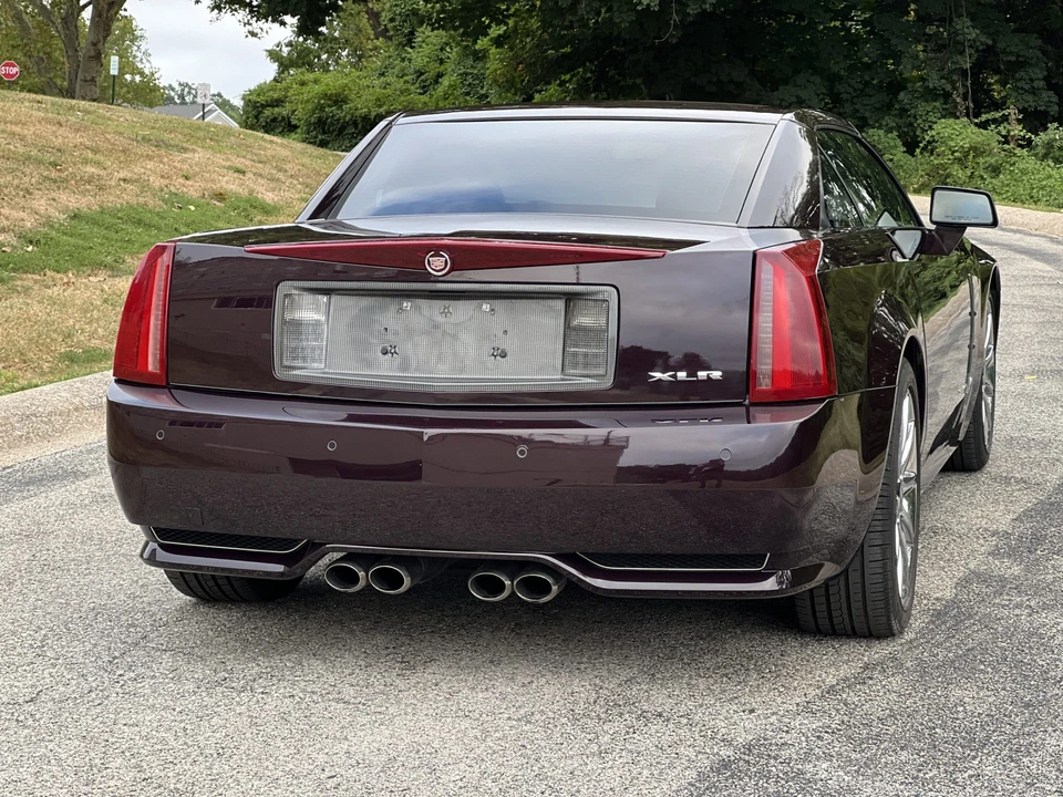 2009 Cadillac XLR-V - Image 25 of 31
