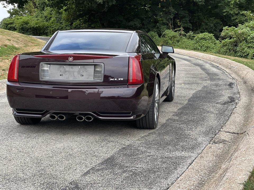 2009 Cadillac XLR-V - Image 24 of 31