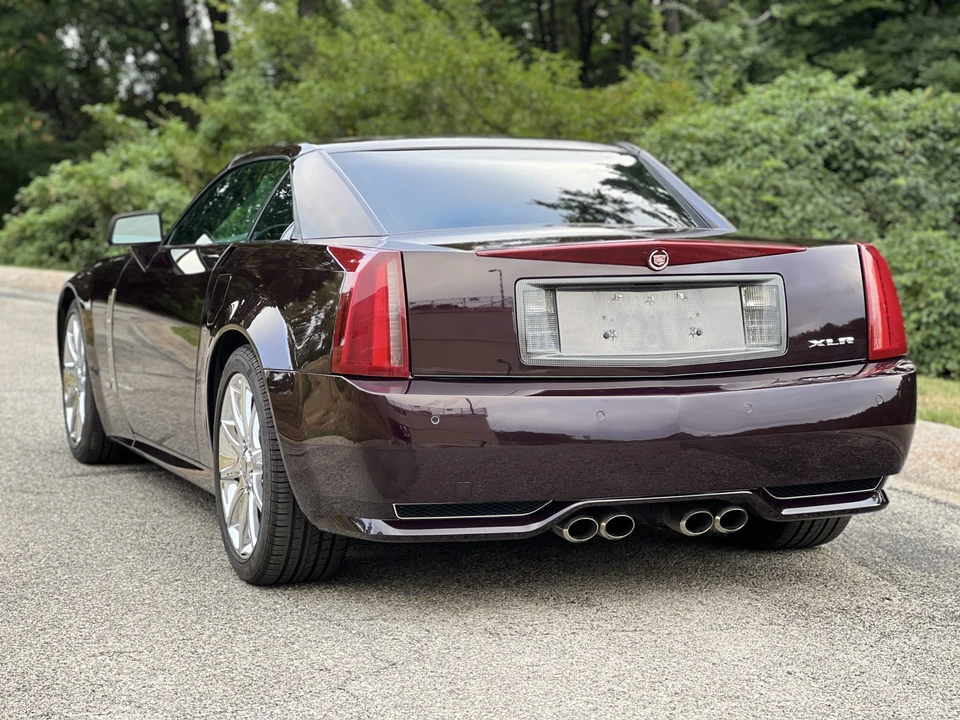 2009 Cadillac XLR-V - Image 18 of 31