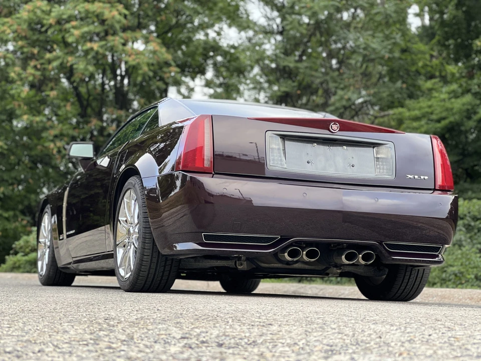 2009 Cadillac XLR-V - Image 17 of 31