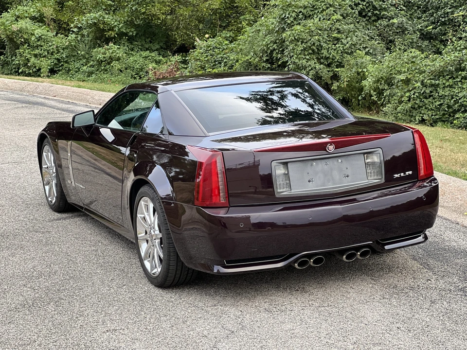 2009 Cadillac XLR-V - Image 16 of 31