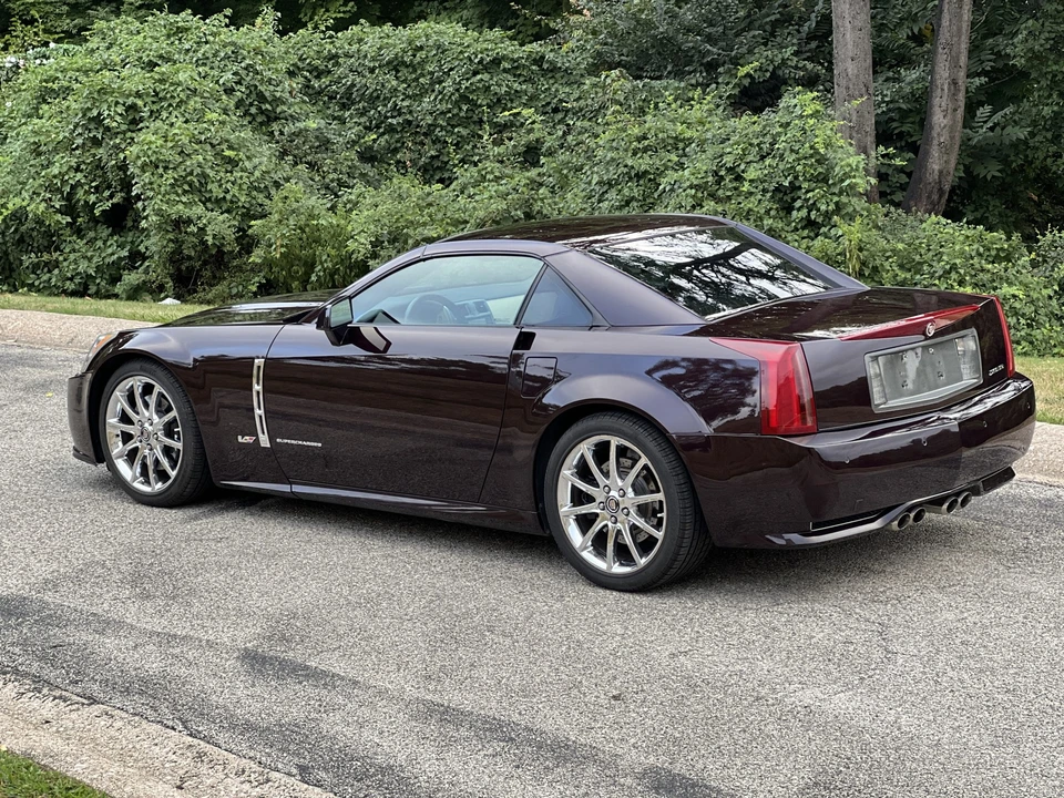2009 Cadillac XLR-V - Image 14 of 31