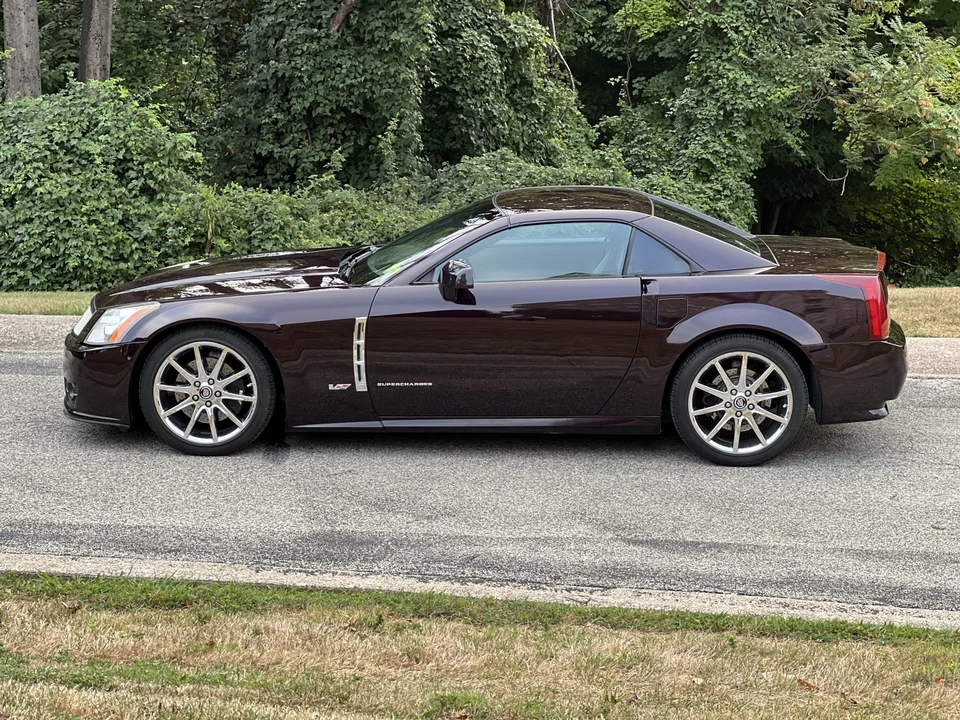 2009 Cadillac XLR-V - Image 10 of 31