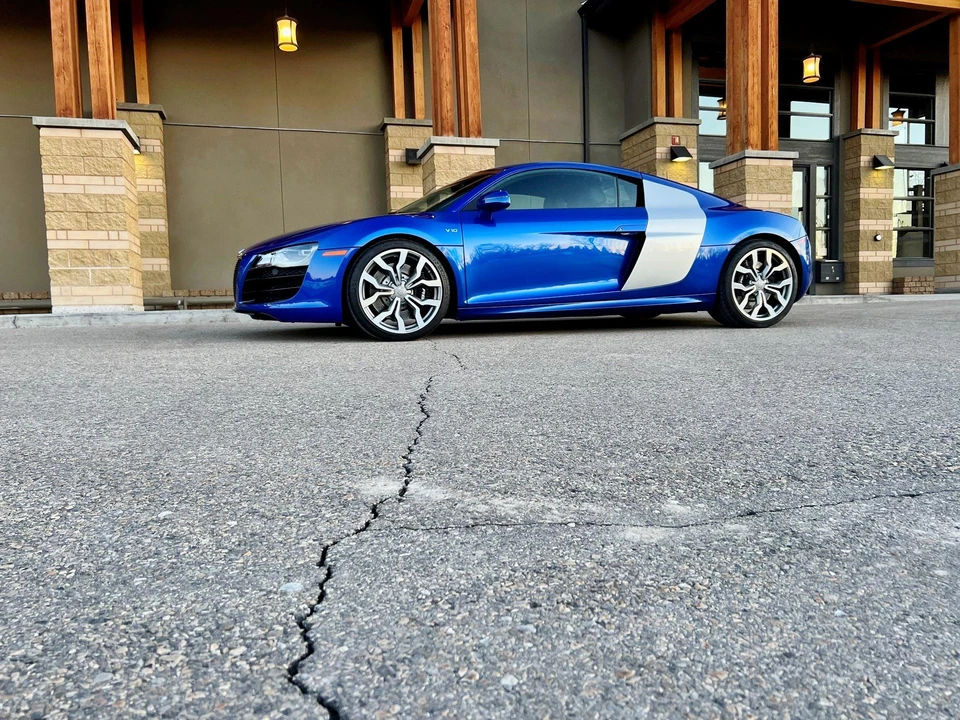 2010 Audi 42 R8 - Image 2 of 31