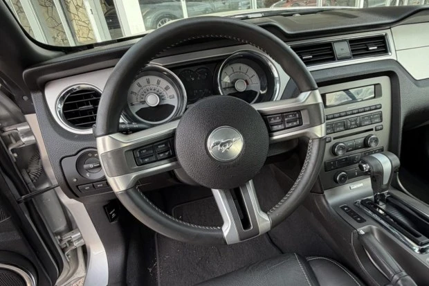 2010 Ford S197 Mustang - Image 5 of 6
