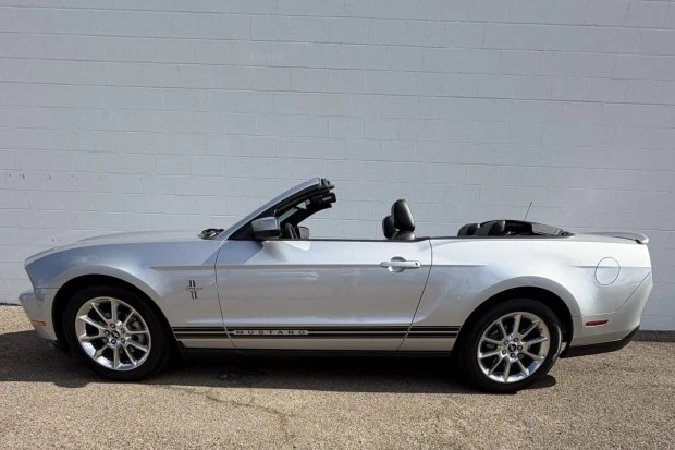 2010 Ford S197 Mustang - Image 3 of 6