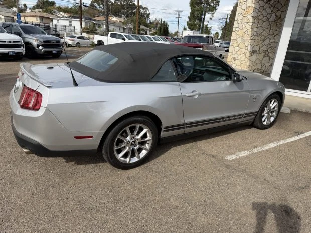 2010 Ford S197 Mustang - Image 2 of 6