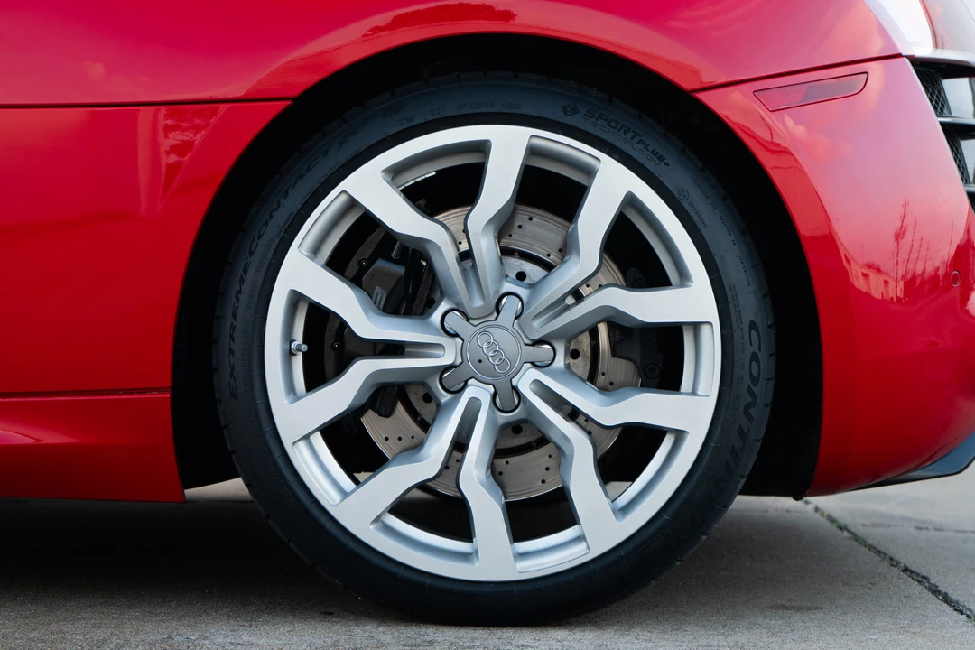 2011 Audi 42 R8 - Image 16 of 31