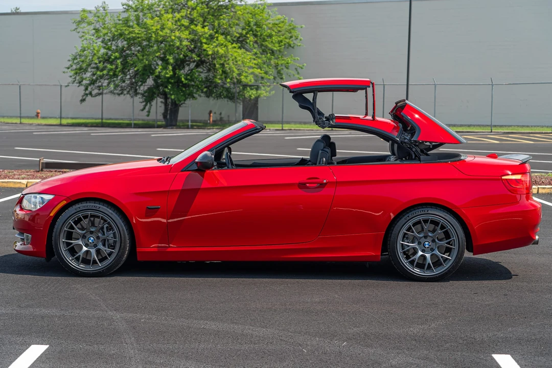2011 BMW E93 335i Convertible - Image 31 of 31