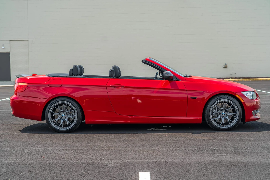 2011 BMW E93 335i Convertible - Image 27 of 31