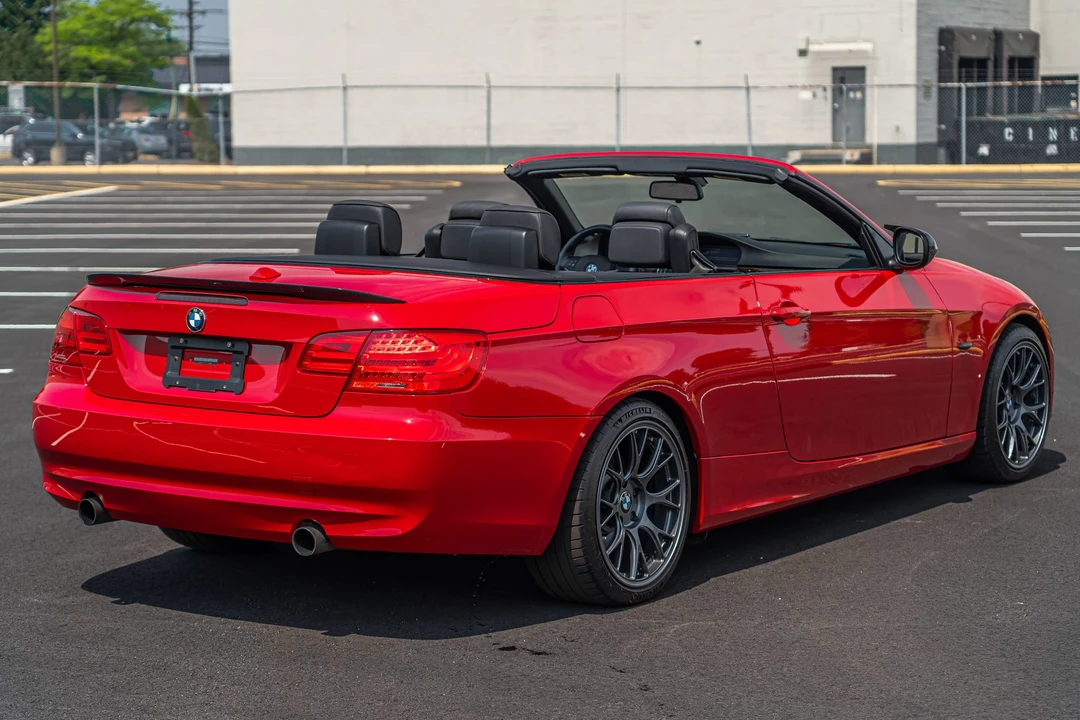 2011 BMW E93 335i Convertible - Image 26 of 31