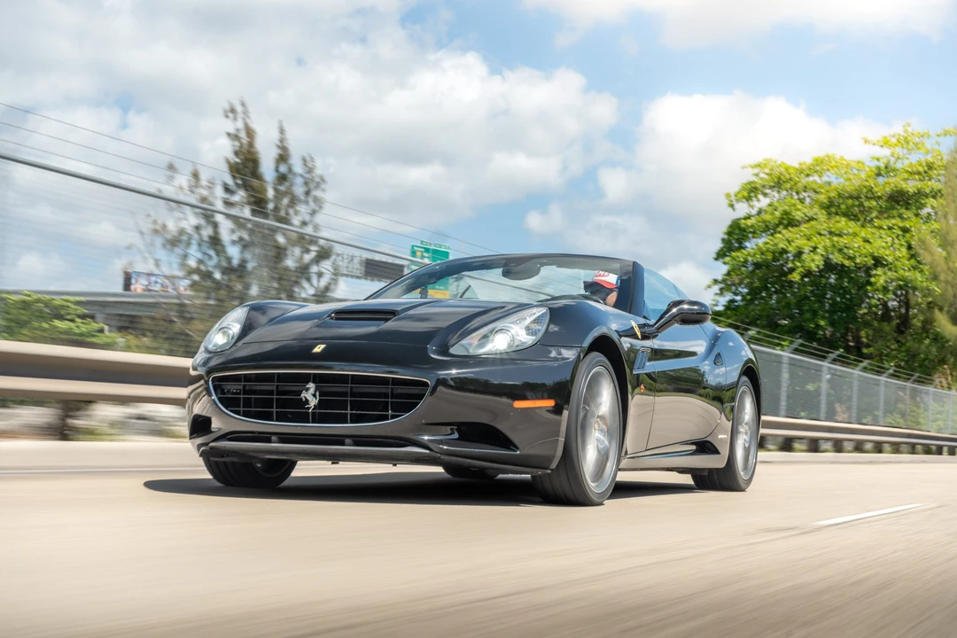 2011 Ferrari California - Image 2 of 31