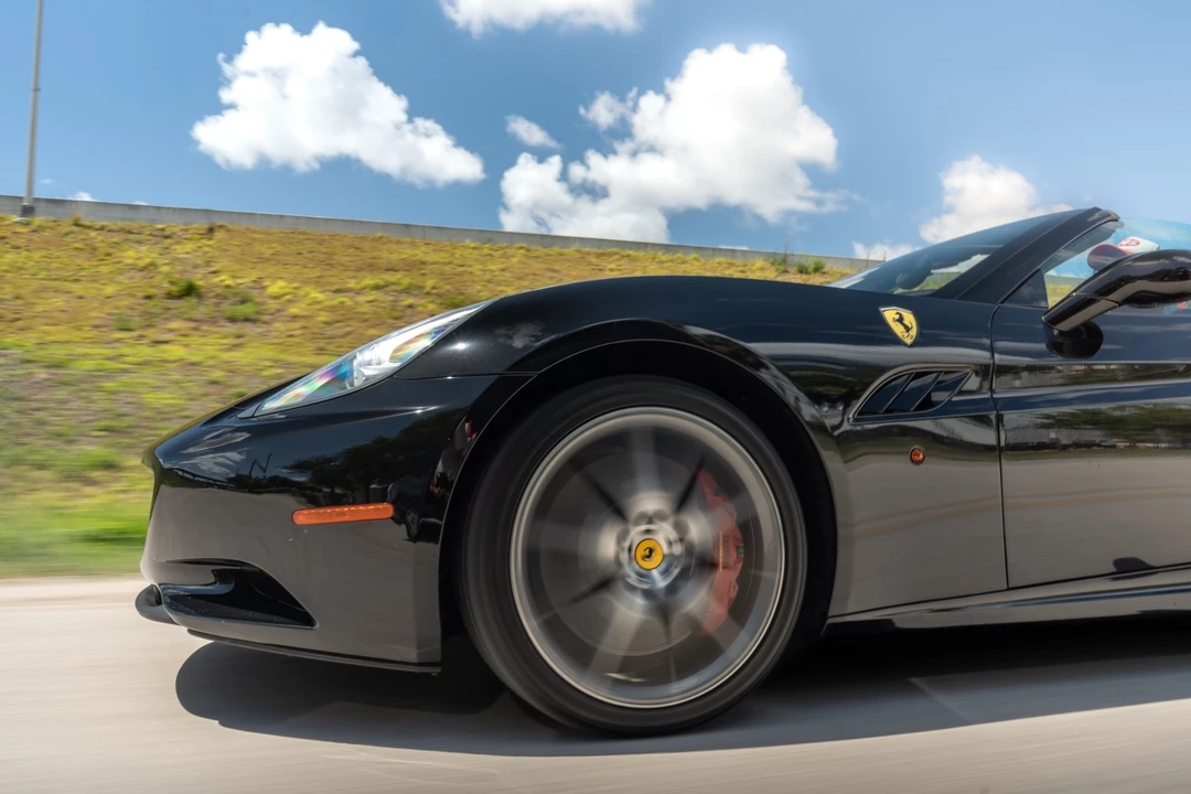 2011 Ferrari California - Image 25 of 31