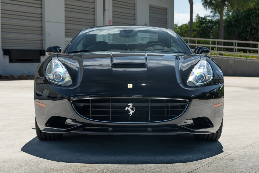 2011 Ferrari California - Image 14 of 31