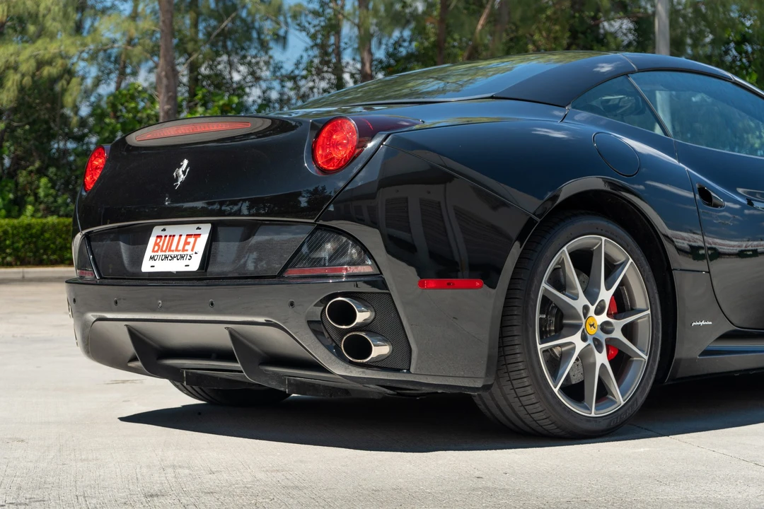 2011 Ferrari California - Image 30 of 31