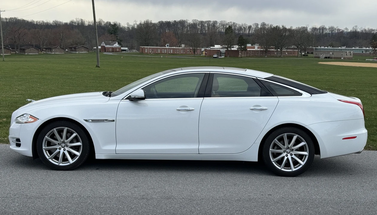 2011 Jaguar X351 XJ - Image 12 of 31