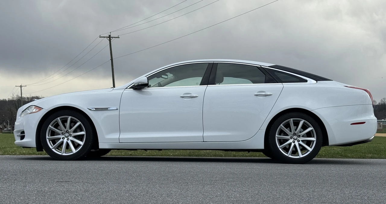2011 Jaguar X351 XJ - Image 13 of 31