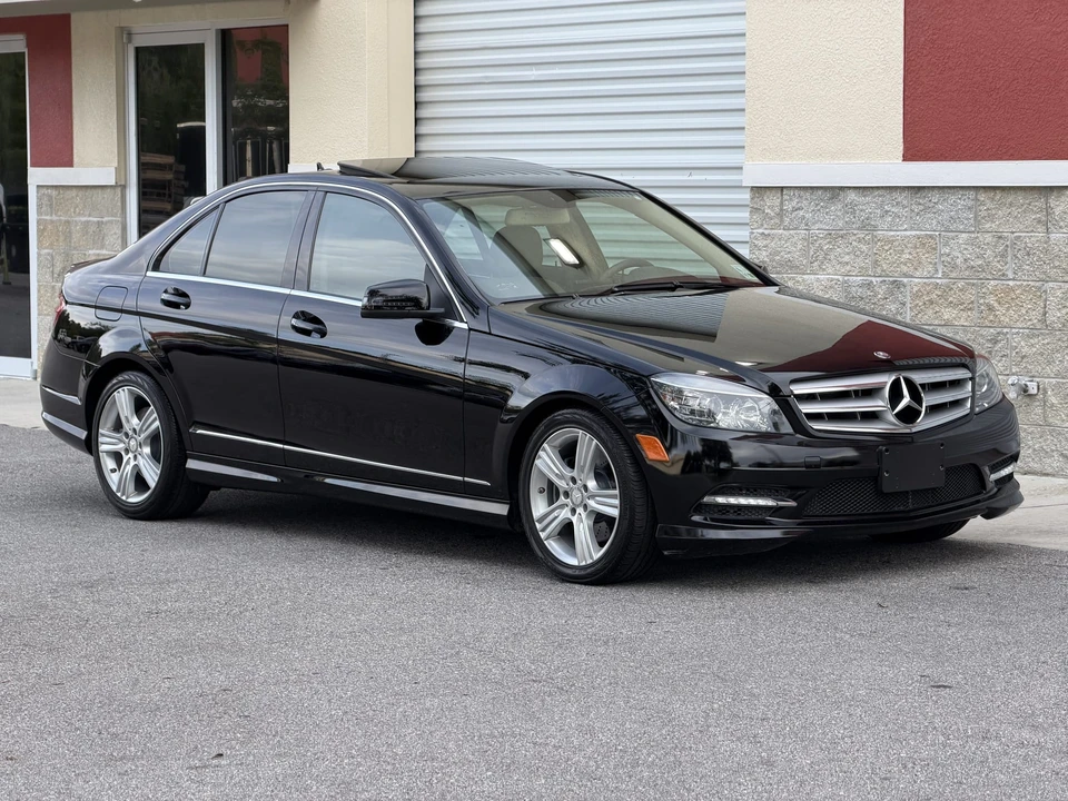 2011 Mercedes-Benz W204 C-Class - Image 11 of 31