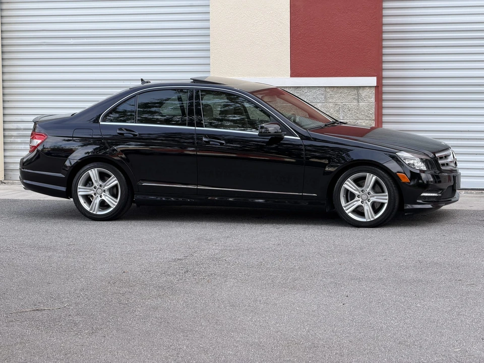 2011 Mercedes-Benz W204 C-Class - Image 14 of 31