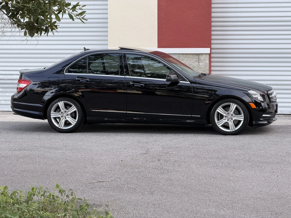 2011 Mercedes-Benz W204 C-Class - Image 15 of 31