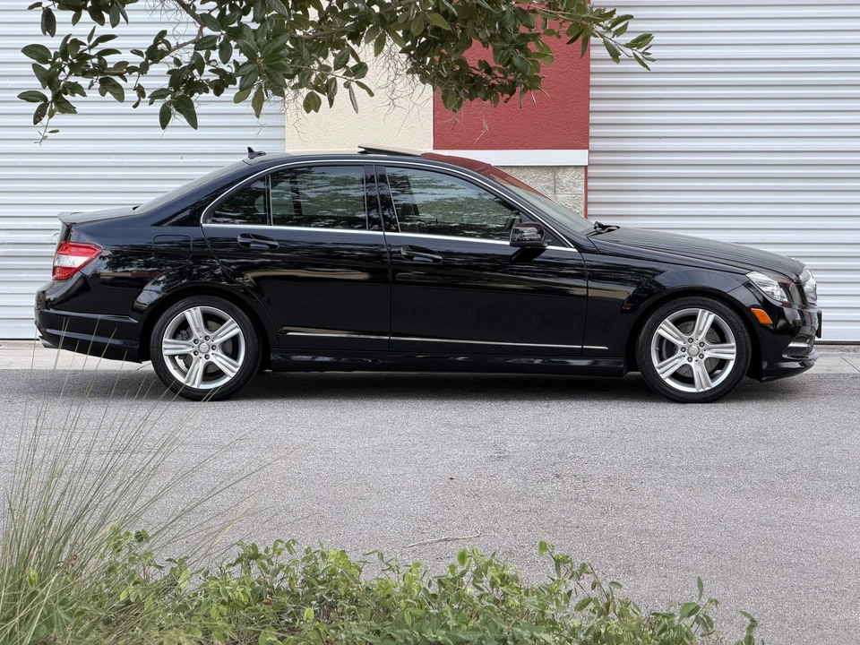 2011 Mercedes-Benz W204 C-Class - Image 16 of 31