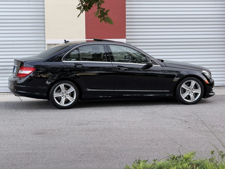 2011 Mercedes-Benz W204 C-Class - Image 17 of 31