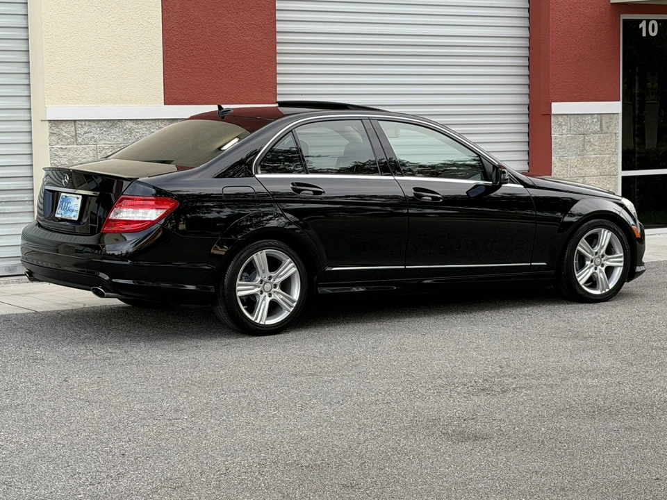 2011 Mercedes-Benz W204 C-Class - Image 18 of 31