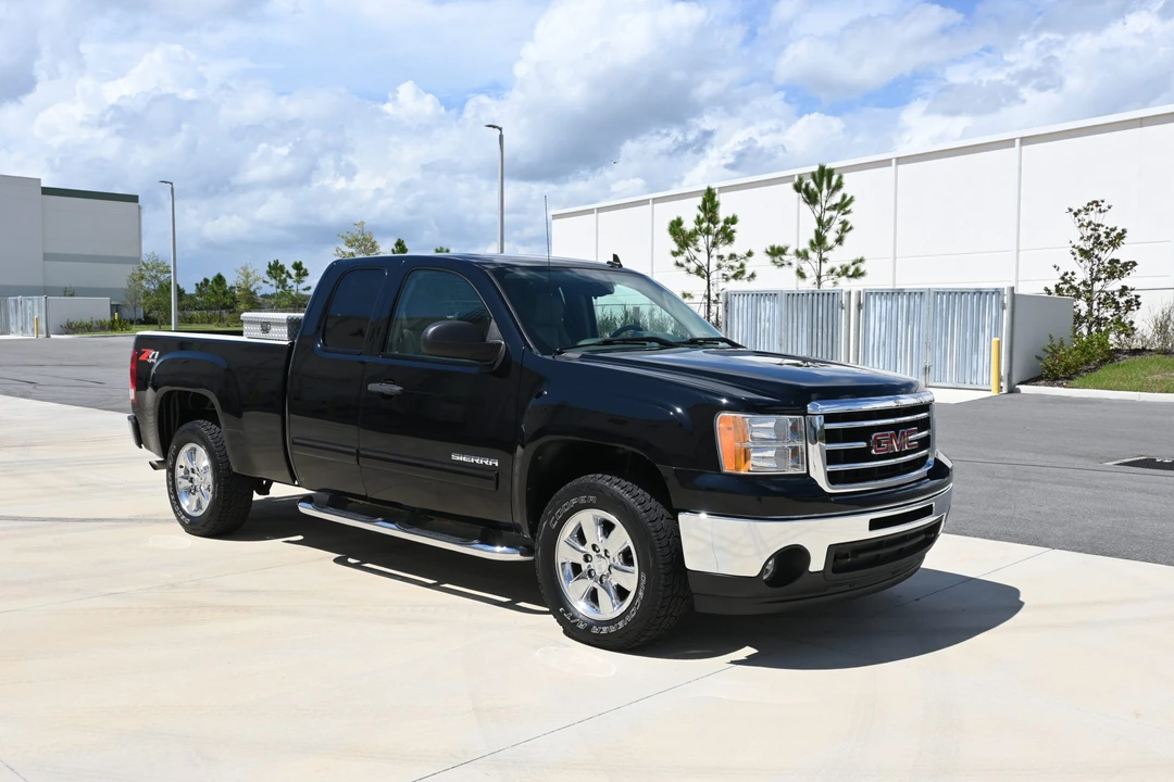 2012 GMC Sierra 3rd Gen - Image 2 of 31