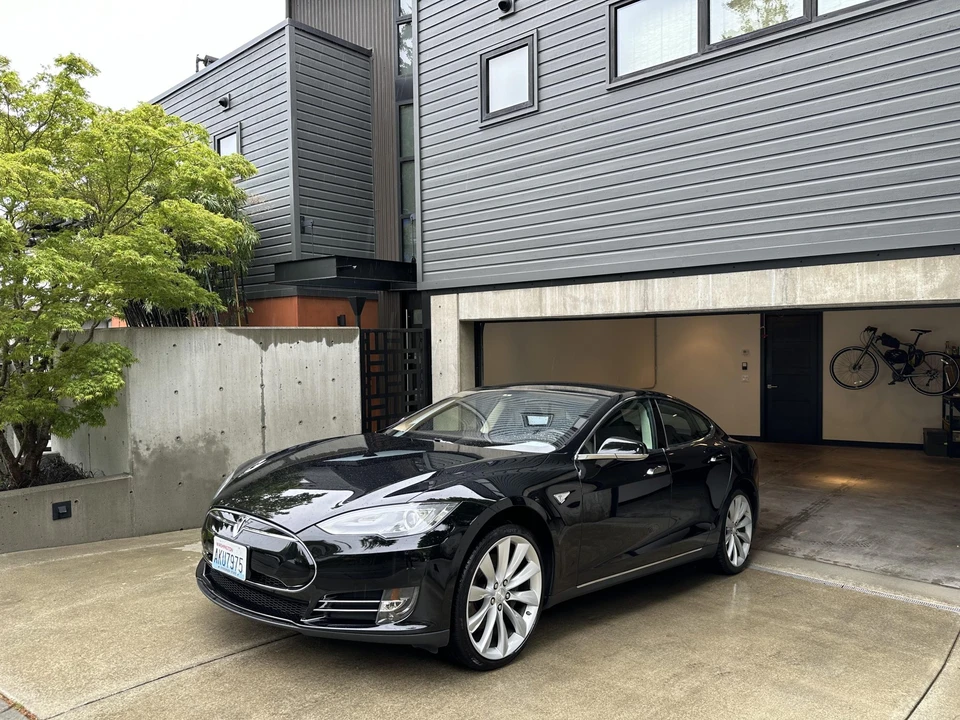 2013 Tesla Model S - Image 3 of 31