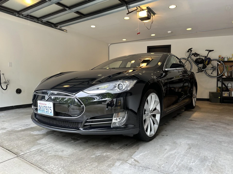 2013 Tesla Model S - Image 25 of 31