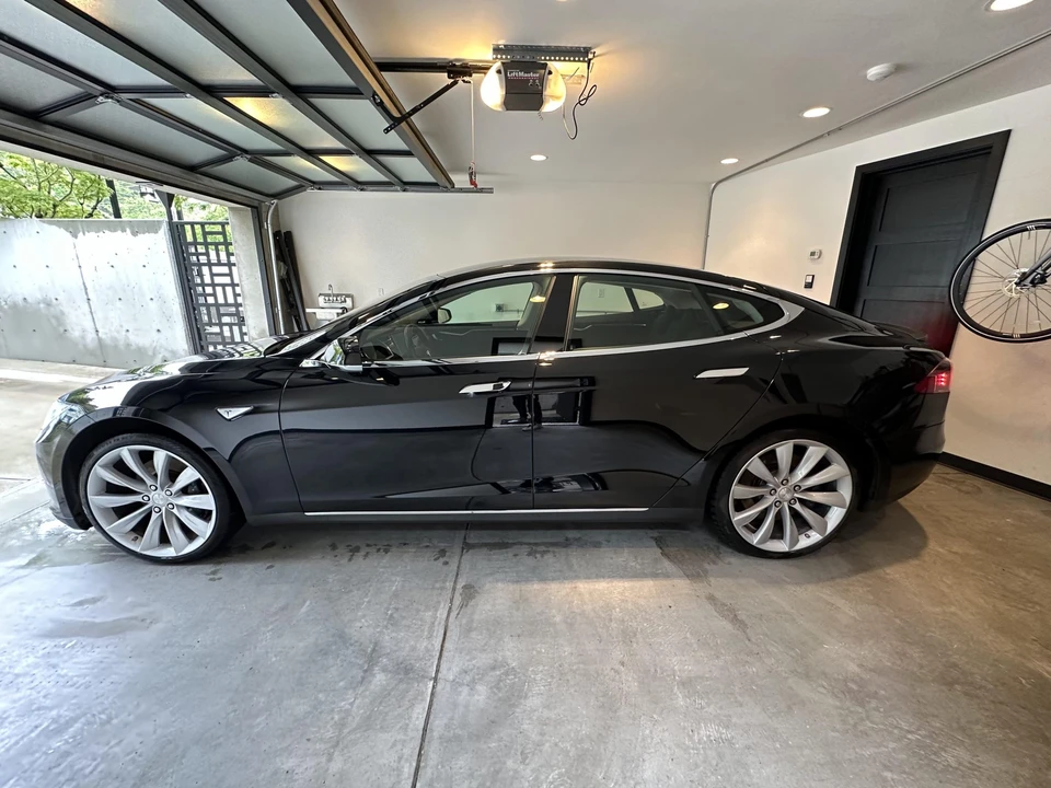 2013 Tesla Model S - Image 28 of 31