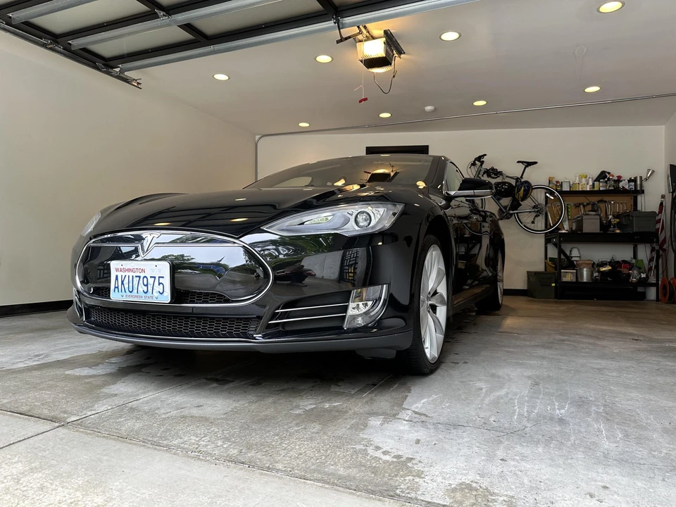 2013 Tesla Model S - Image 23 of 31