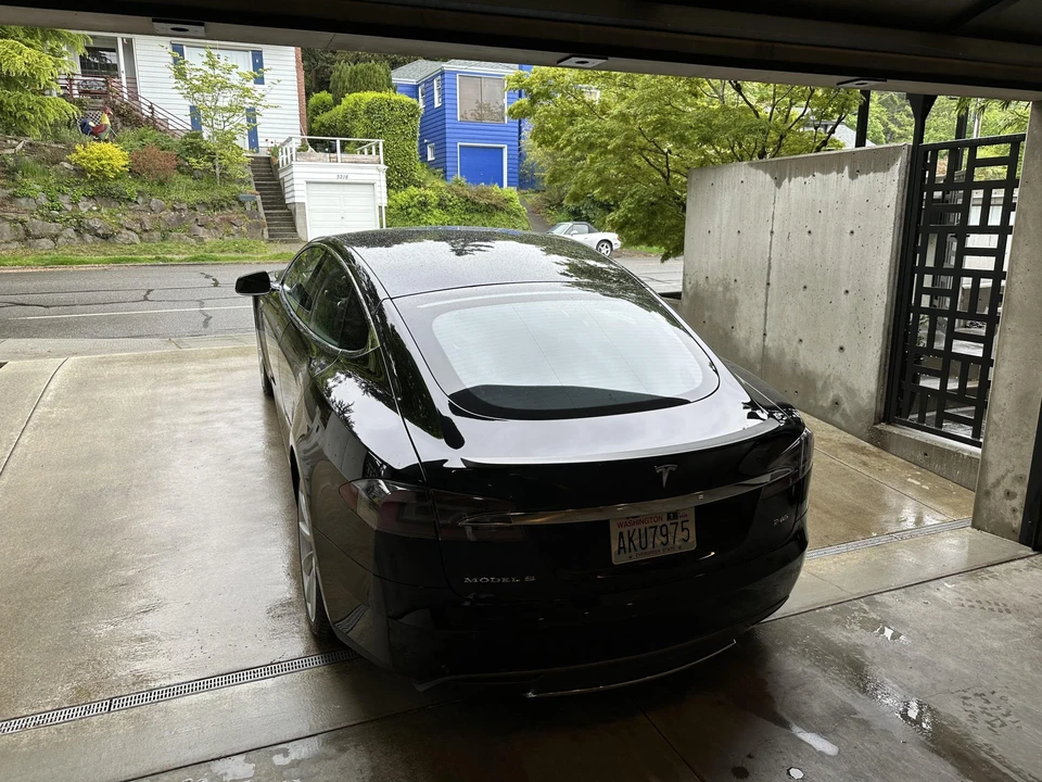 2013 Tesla Model S - Image 8 of 31