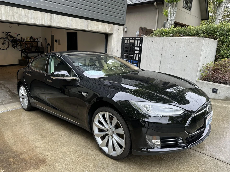 2013 Tesla Model S - Image 14 of 31
