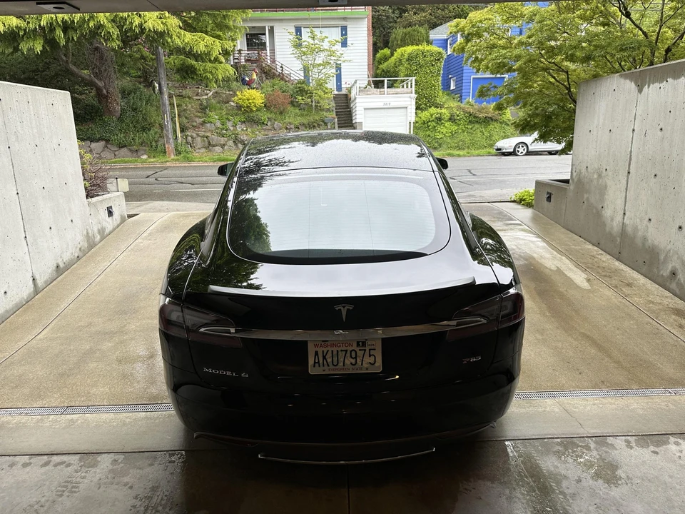 2013 Tesla Model S - Image 9 of 31