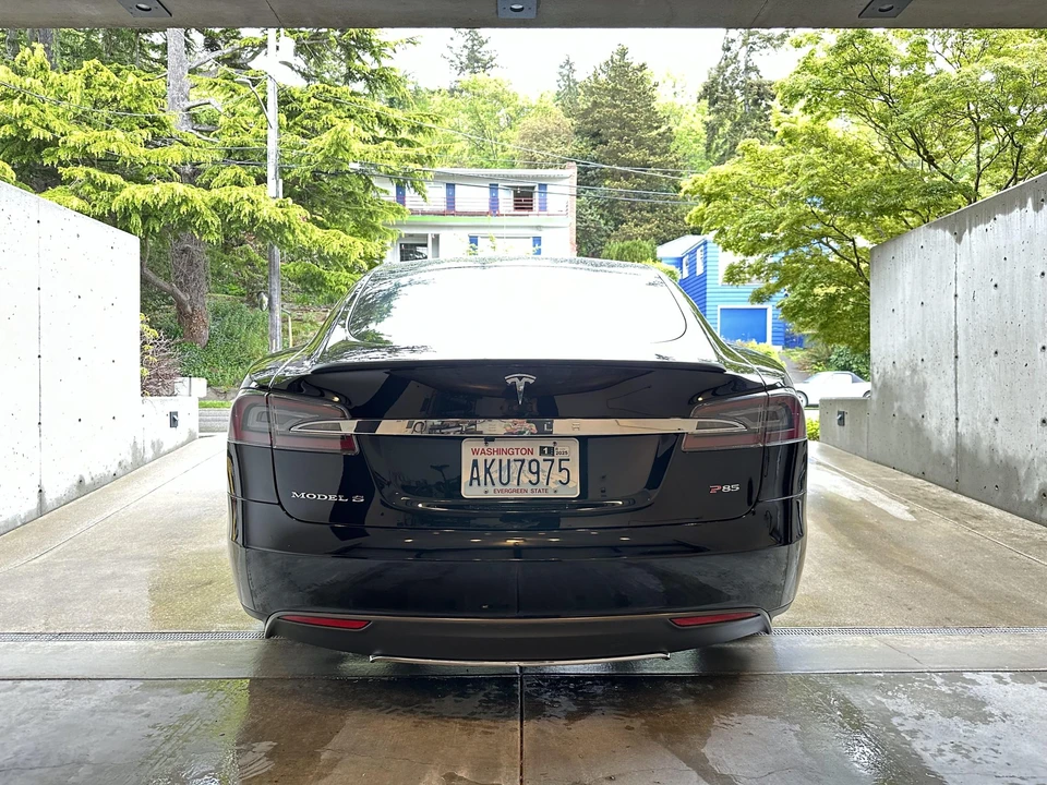 2013 Tesla Model S - Image 10 of 31