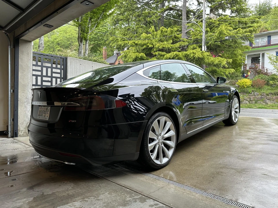 2013 Tesla Model S - Image 12 of 31