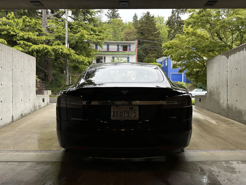 2013 Tesla Model S - Image 11 of 31