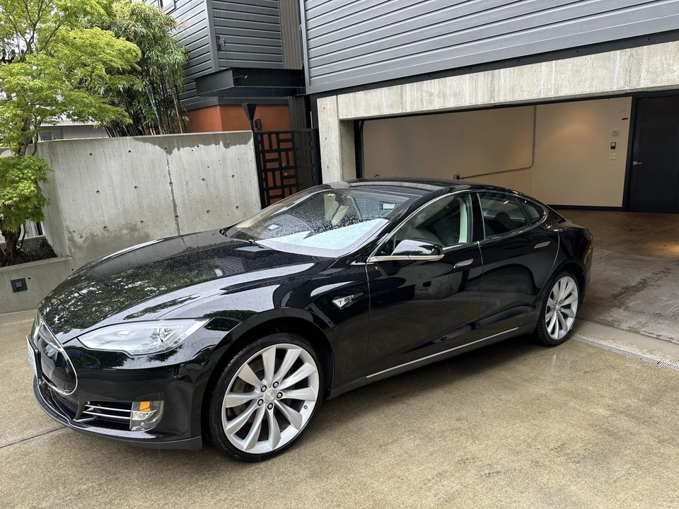 2013 Tesla Model S - Image 4 of 31