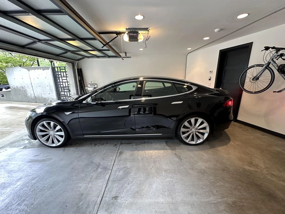 2013 Tesla Model S - Image 27 of 31