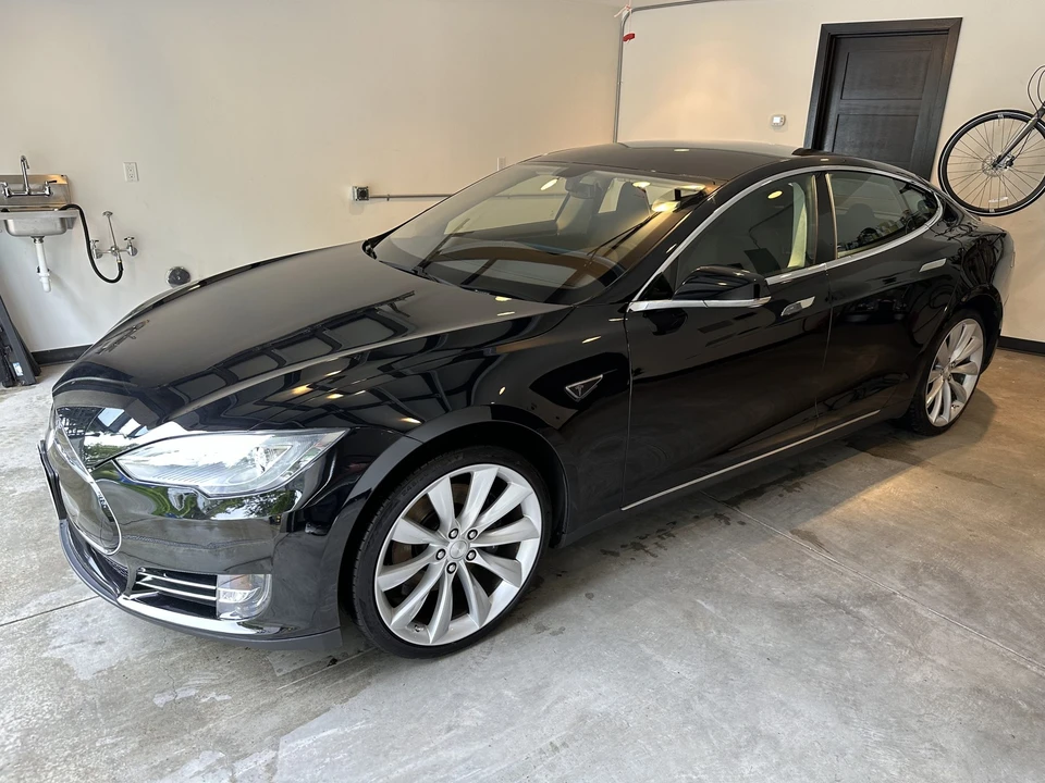 2013 Tesla Model S - Image 26 of 31