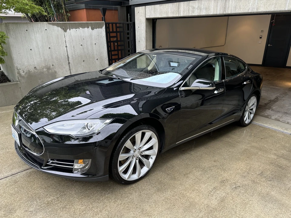 2013 Tesla Model S - Image 22 of 31