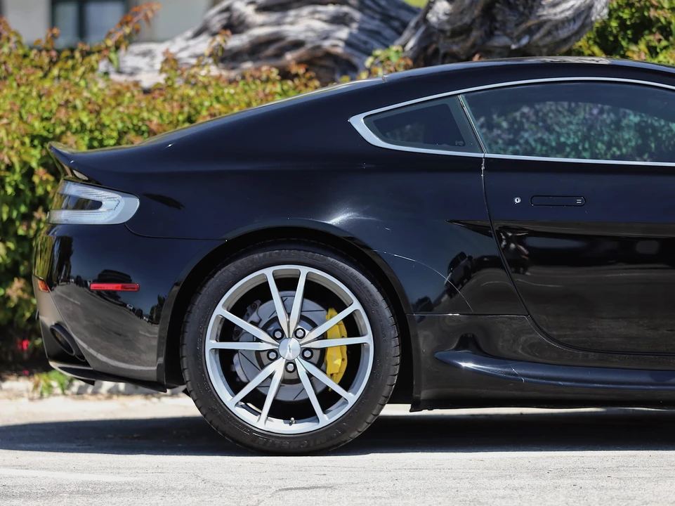 2014 Aston Martin V8 Vantage (2006-2017) - Image 14 of 31